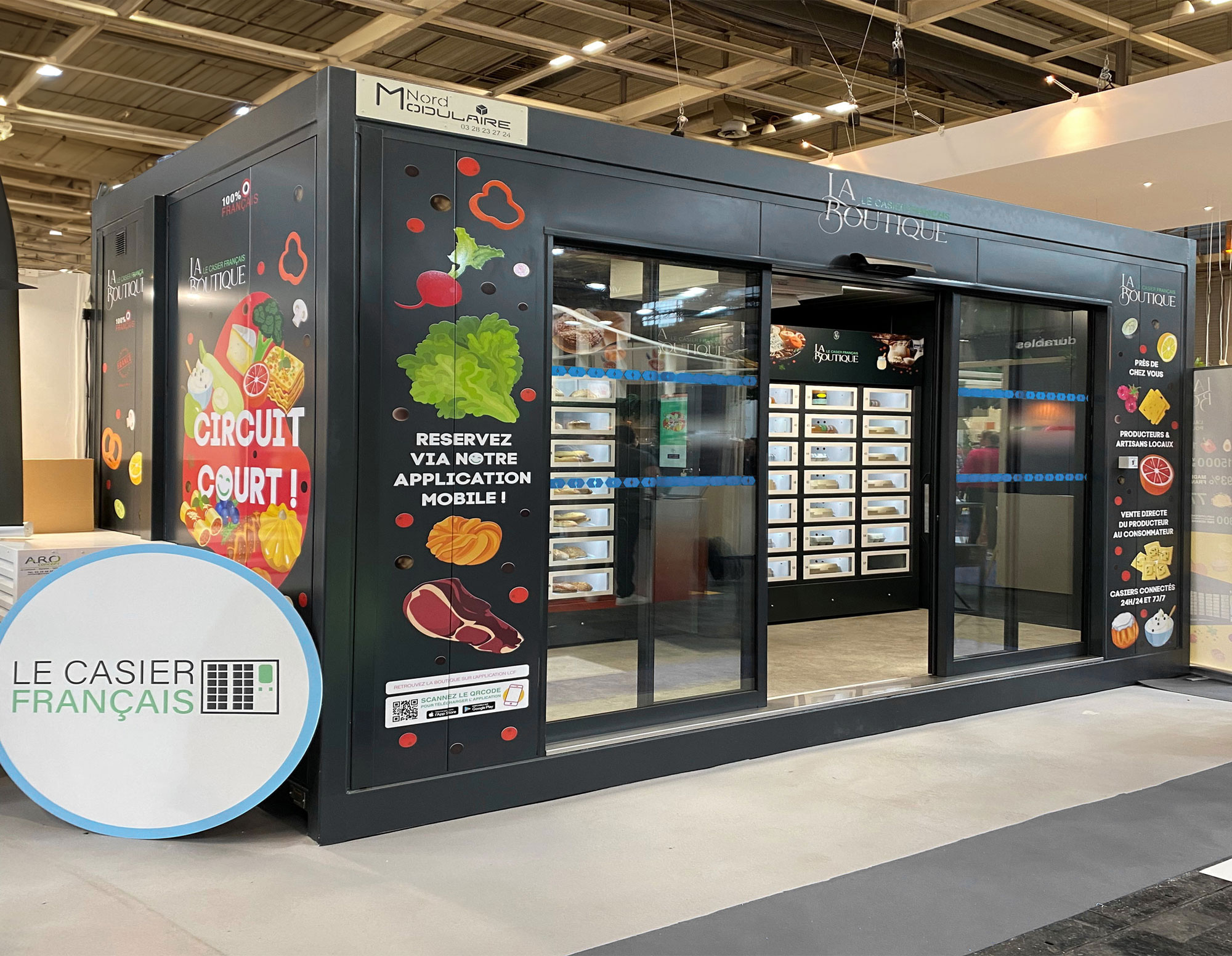 Stahlverkaufsraum, individuell in den Farben und mit den Botschaften unseres Kunden gestaltet