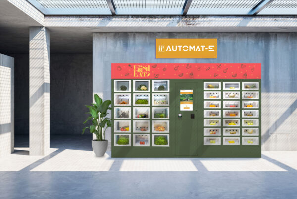 Einsatz eines personalisierten Automat-e-Schließfachs in der Eingangshalle eines Unternehmens